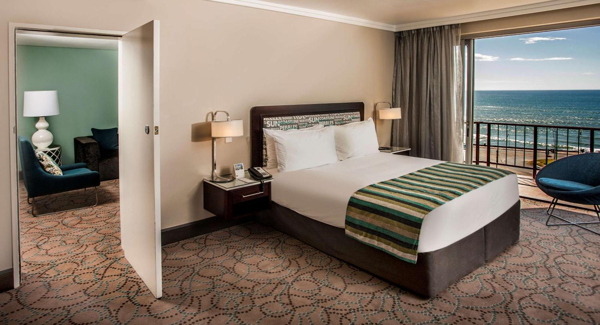 Garden Court East London Hotel Buitenkant foto